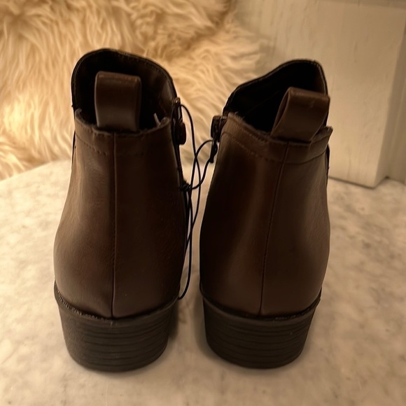NEW! American Rag Cadee Ankle Booties Brown - Picture 9 of 12